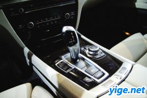 2010年1月1日起新车须粘贴实际油耗标识